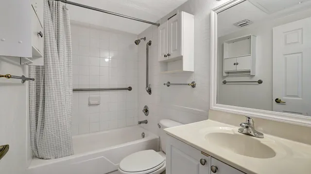 $365,000 | 2501 South Ocean Drive, Unit 1108, Hollywood, FL 33019