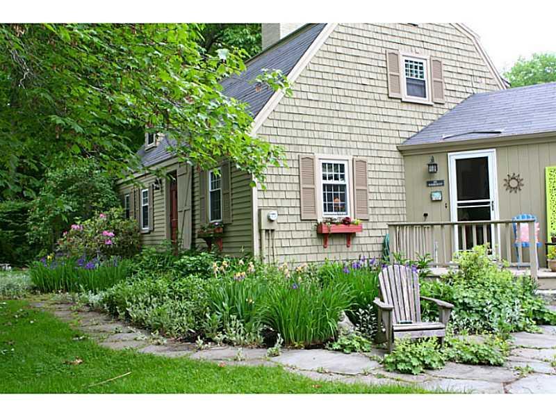20 Woodcrest Road Cape Elizabeth, ME 04107 - Photo 2 of 20 Exterior Front.