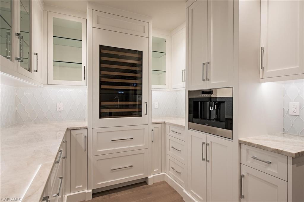 682 Rudder Road Naples, FL 34102 - Photo 7 of 20 Kitchen
