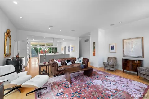 $1,375,000 | 7526 Washington Avenue, University City, MO 63130