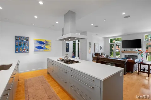 $1,375,000 | 7526 Washington Avenue, University City, MO 63130