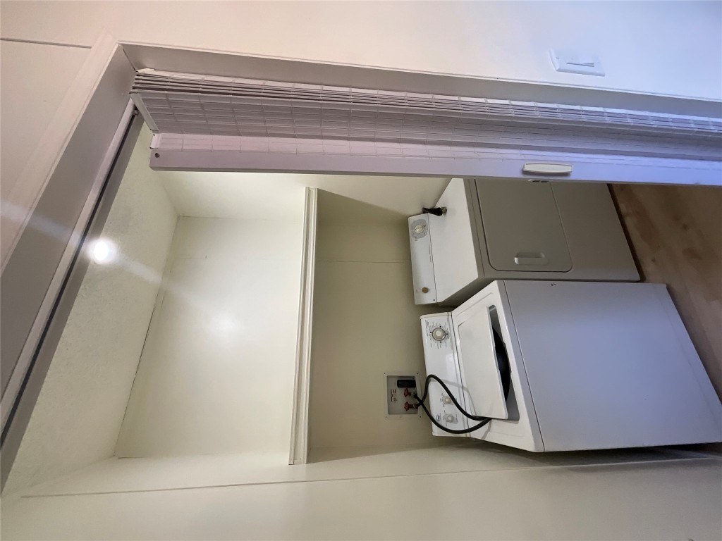 204 Overhill Road Bastrop, TX 78602 - Photo 11 of 18 a utility room with dryer and washer