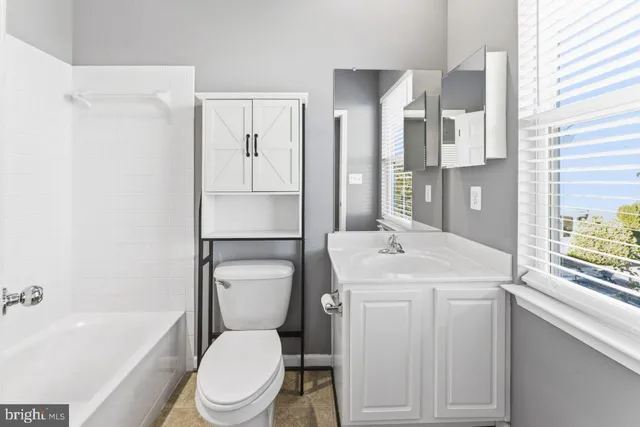 $2,850 | 16782 Blackjack Oak Lane, Woodbridge, VA 22191