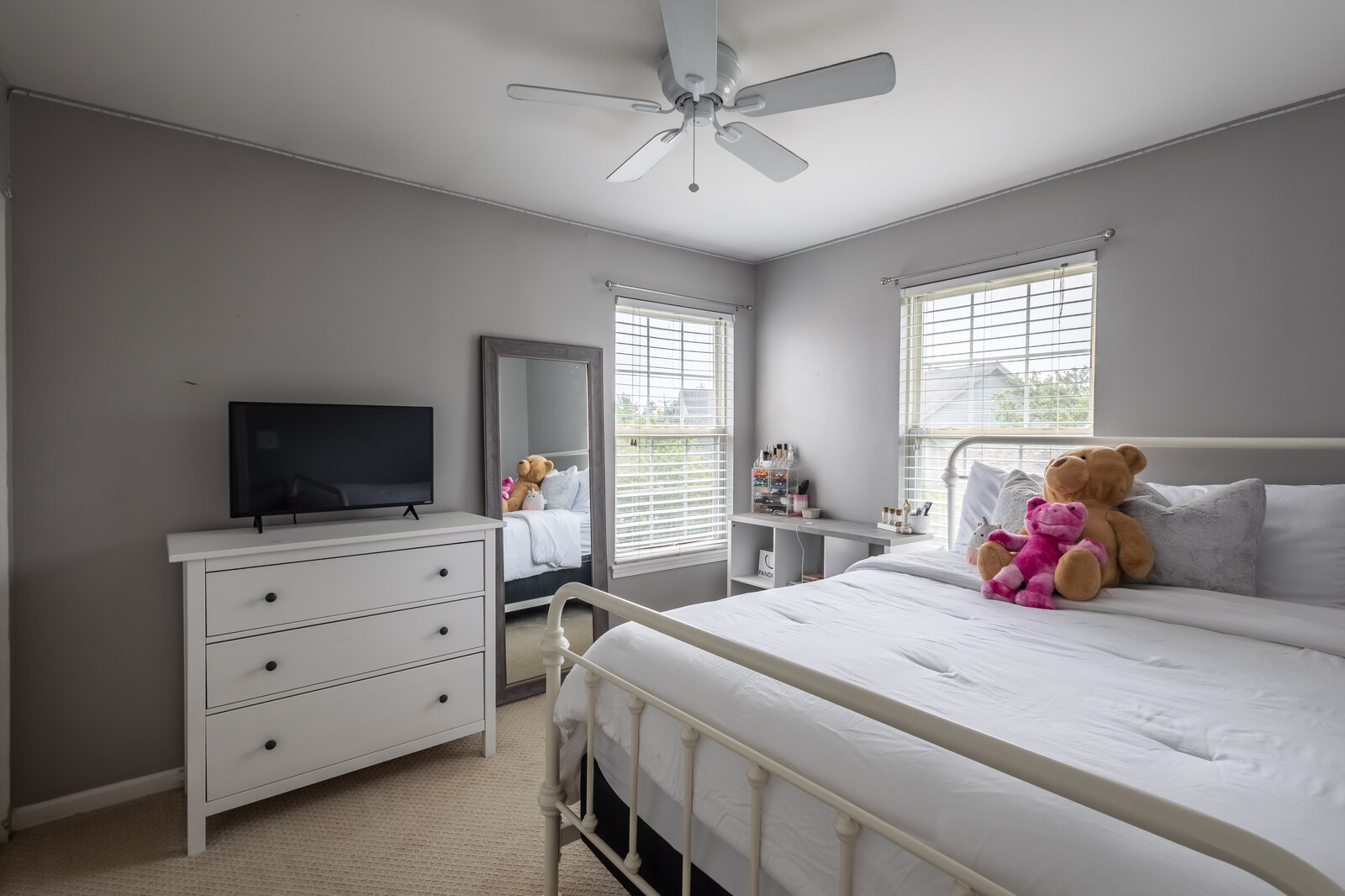 36102 North Springbrook Lane Gurnee, IL 60031 - Photo 17 of 21 a bedroom with a bed and a flat screen tv
