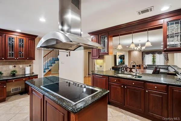 $1,469,000 | 109 Foxwood Drive, Jericho, NY 11753