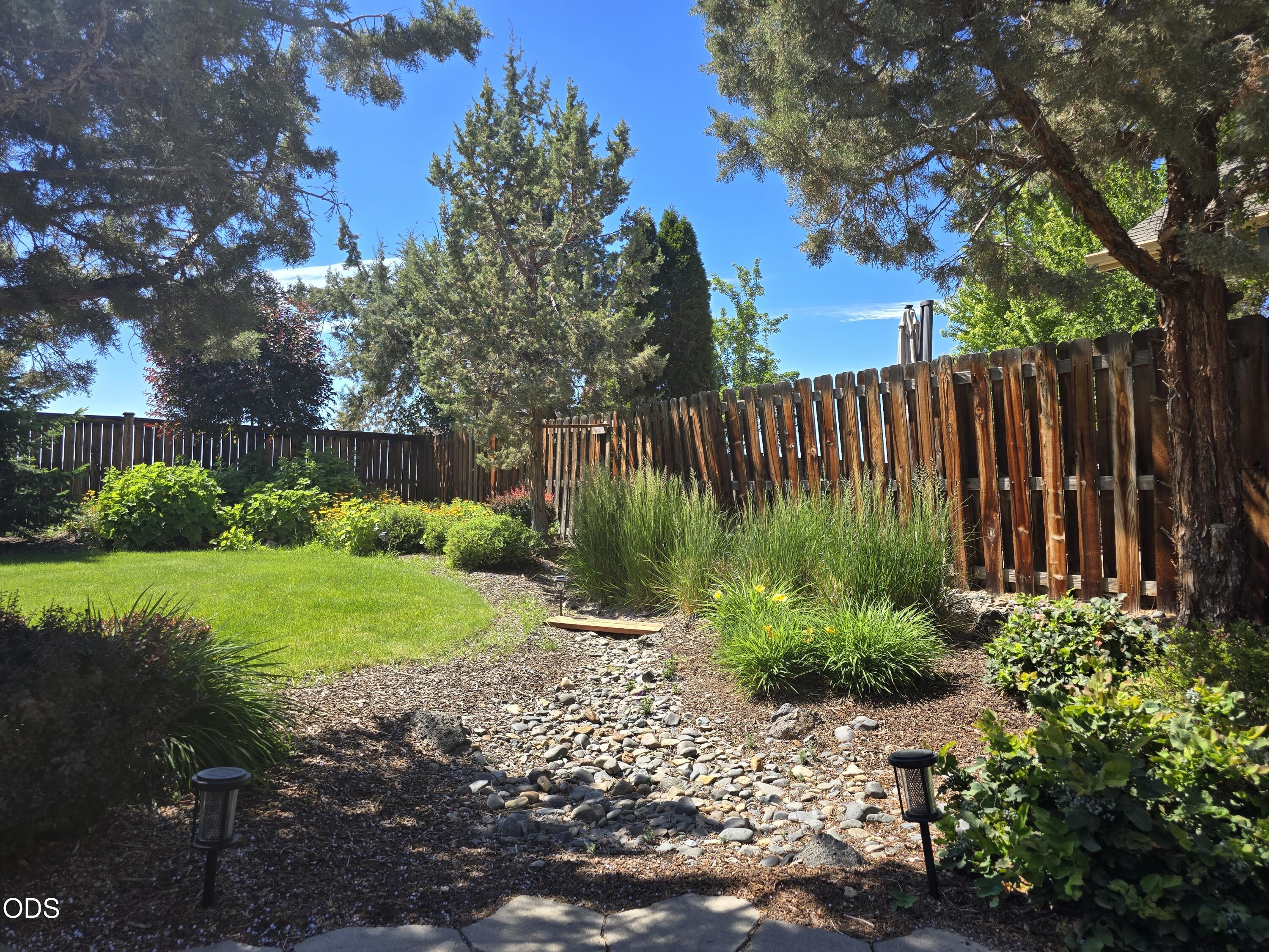 2021 Southwest 41st Street Redmond, OR 97756 - Photo 19 of 22