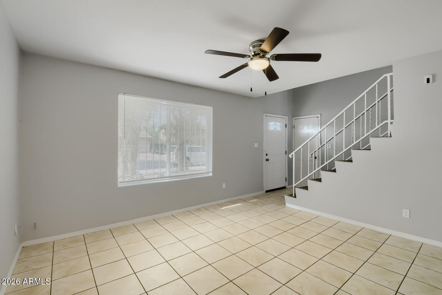 4648 East Alta Vista Road Phoenix, AZ 85042 - Photo 8 of 29 4648 E Alta Vista Rd - Web Quality - 008