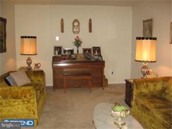 6 Llandaff Road Havertown, PA 19083 - Photo 4 of 10 Living Room