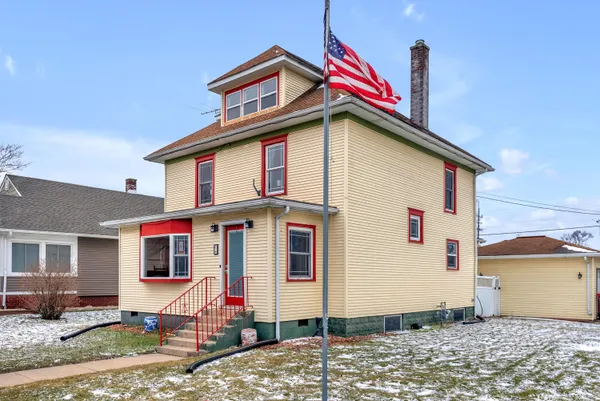 $235,000 | 14 North Michigan Street, La Crosse, IN 46348