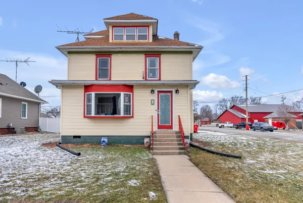 $235,000 | 14 North Michigan Street, La Crosse, IN 46348