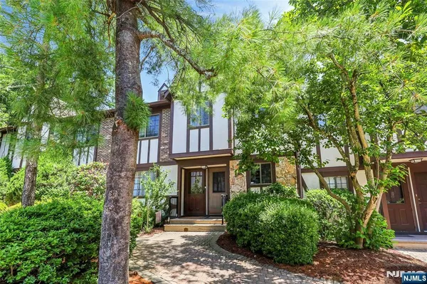 $439,000 | 203 Mark Twain Way, Mahwah, NJ 07430