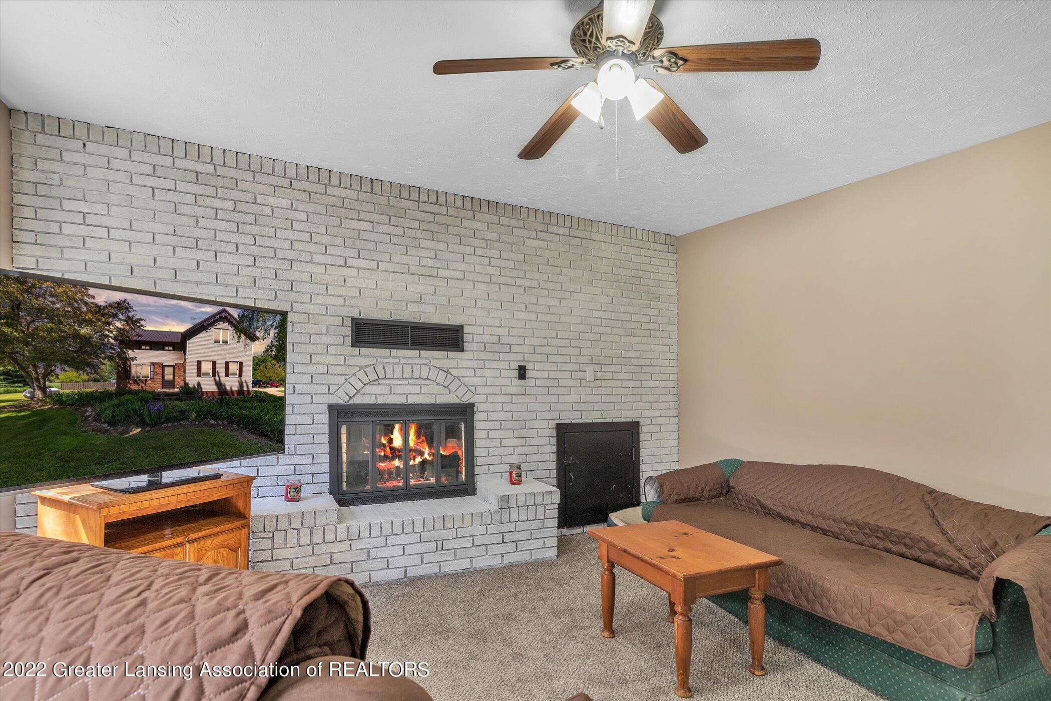 1764 South Meridian Road Ovid, MI 48866 - Photo 9 of 42 09-1764-S-Meridian-Rd-WindowStill-Real-E