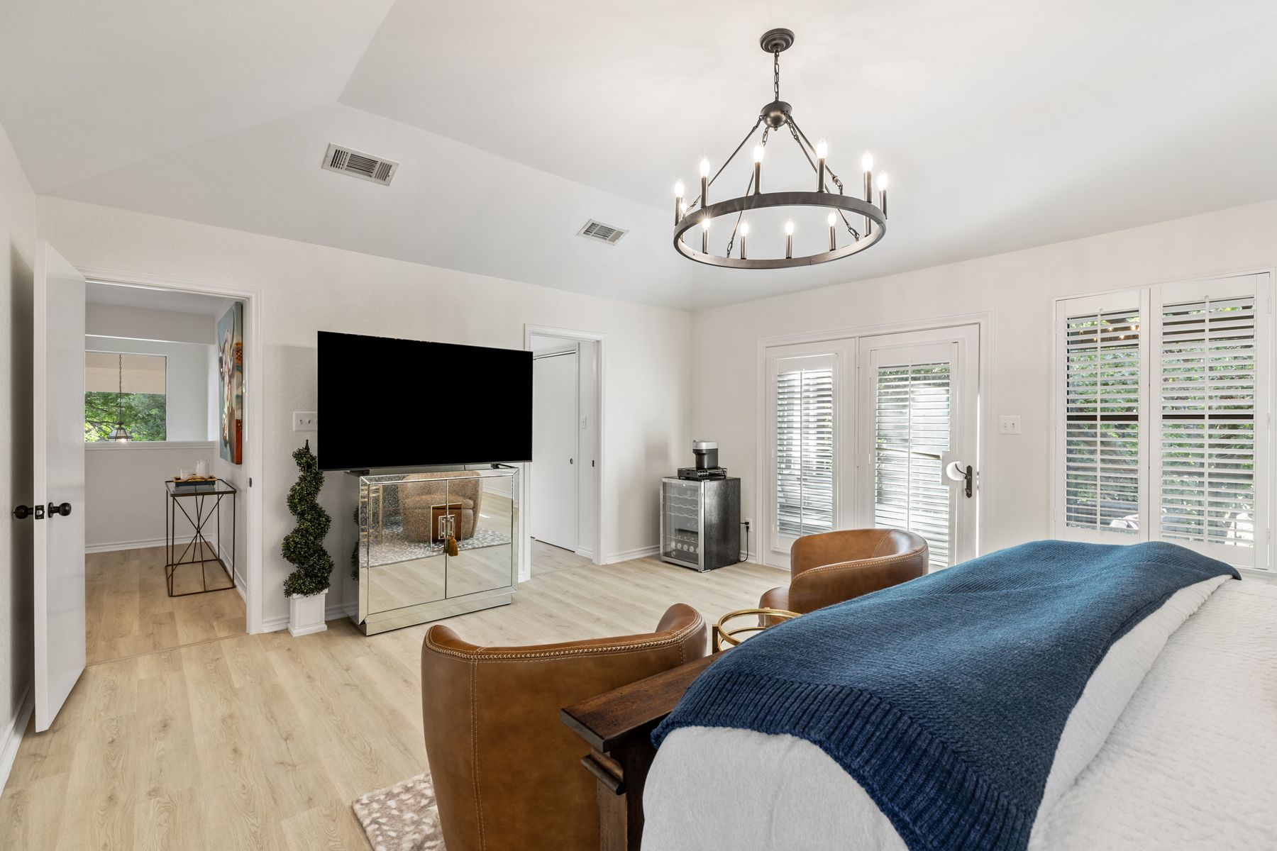 5 Valhalla Court The Hills, TX 78738 - Photo 14 of 34 Private retreat with sitting area and direct access to covered pergola deck.