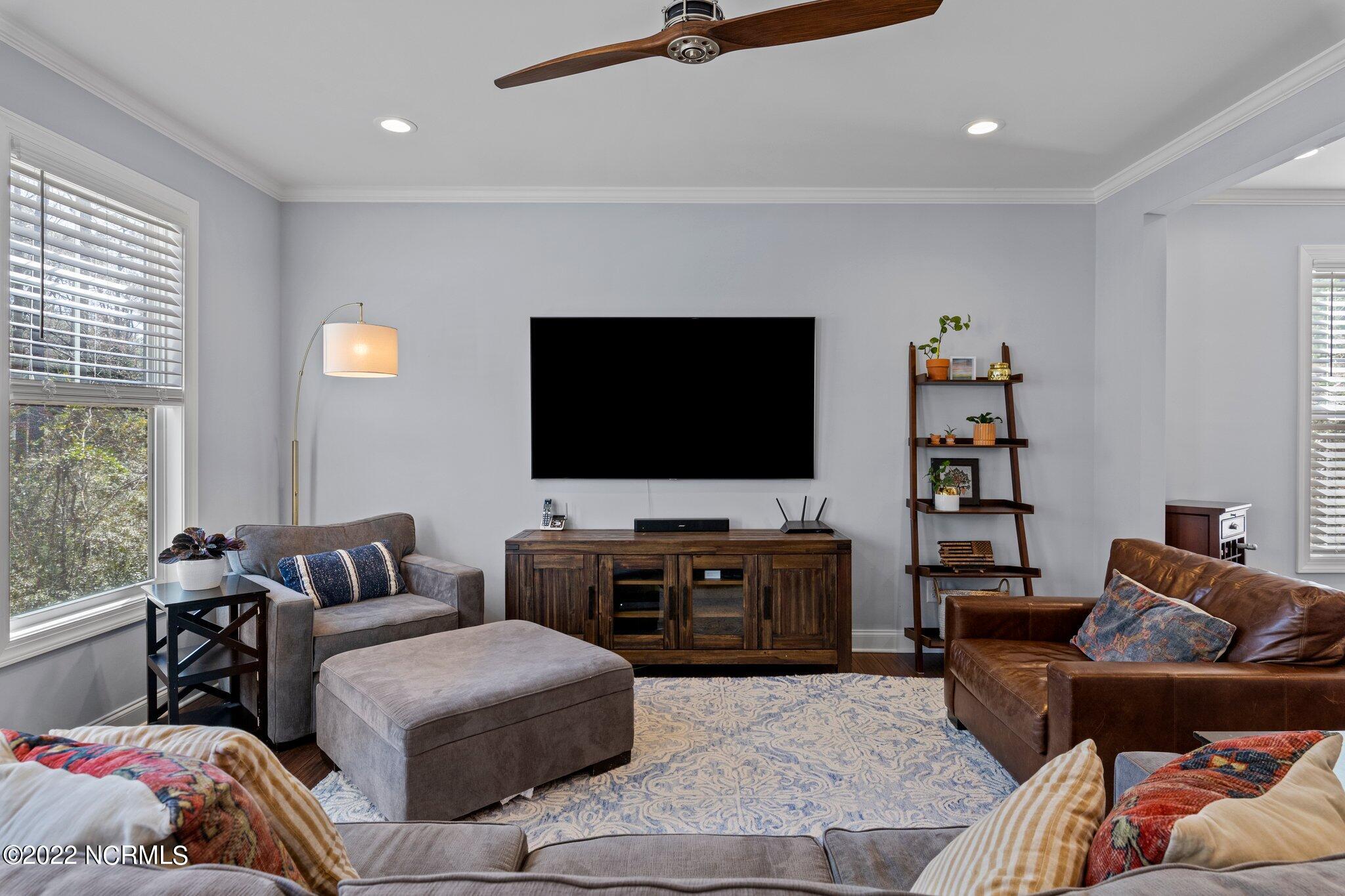 6 Alexander Lane Pinehurst, NC 28374 - Photo 13 of 52 Living Room
