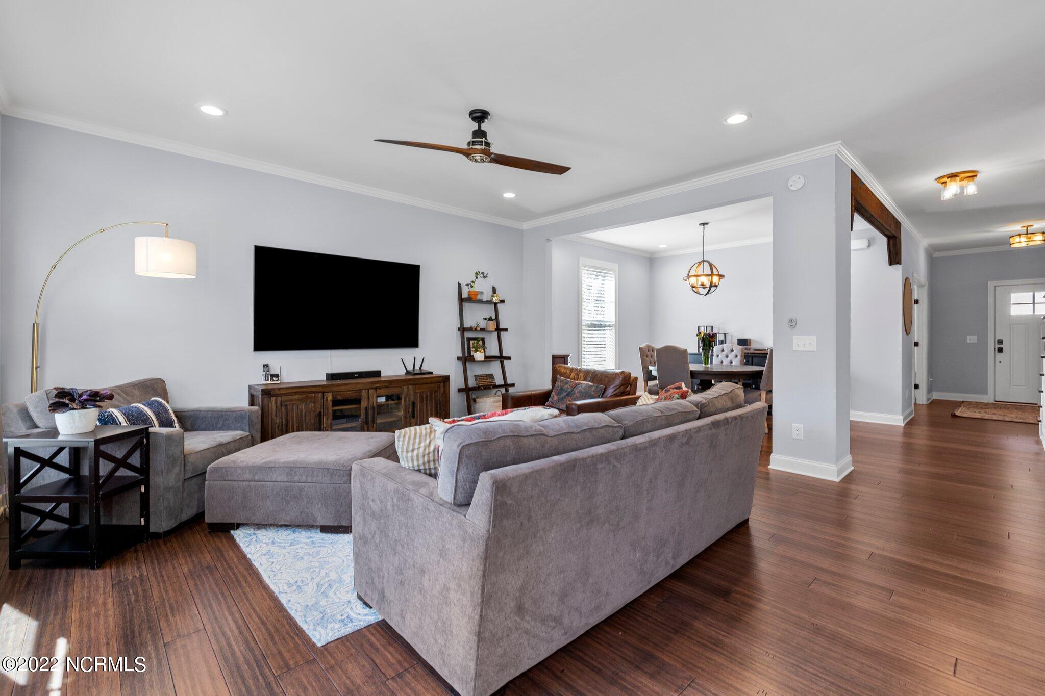 6 Alexander Lane Pinehurst, NC 28374 - Photo 14 of 52 Living Room