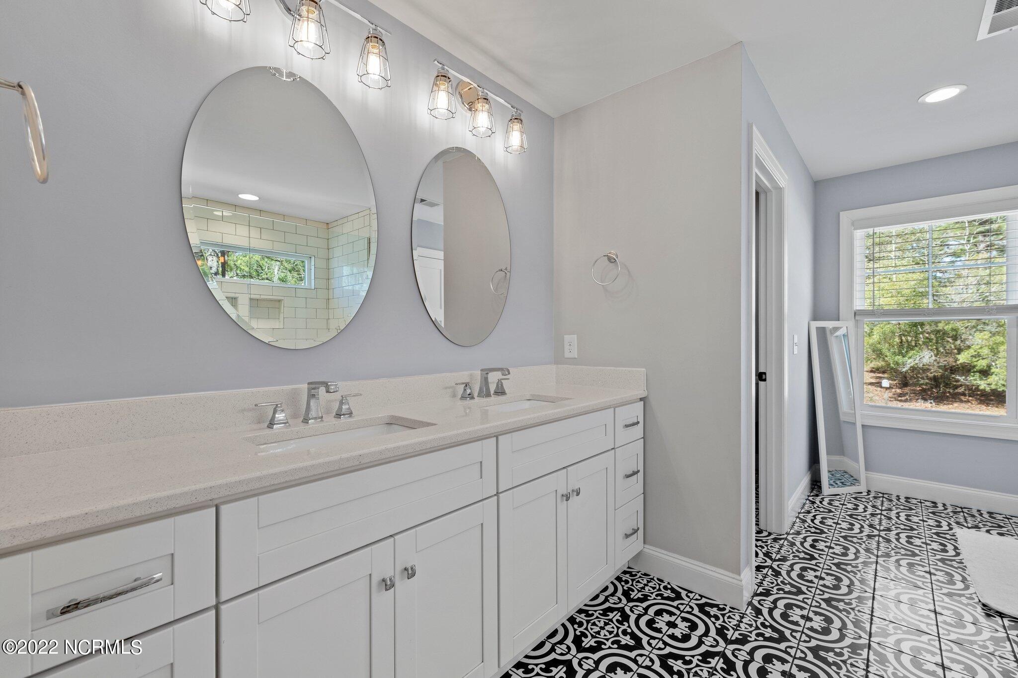 6 Alexander Lane Pinehurst, NC 28374 - Photo 30 of 52 Primary Bath with private water closet