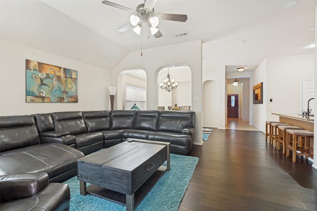 437 Castle Street DeSoto, TX 75115 - Photo 4 of 25