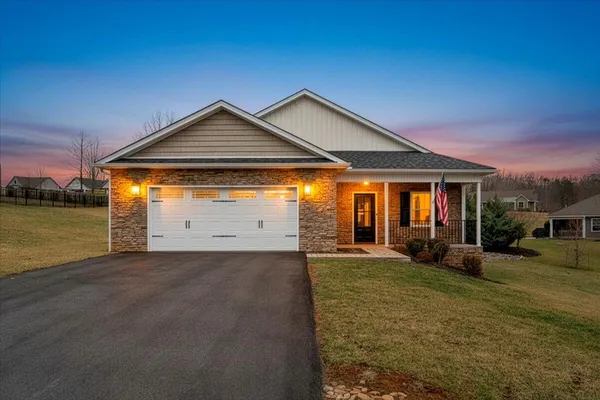 a view of a house with outdoor space