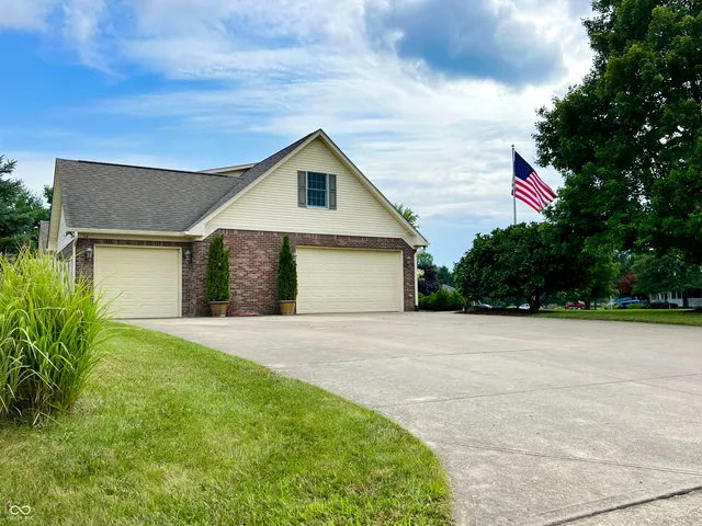 $514,900 | 3669 North Kelly Drive, Greenfield, IN 46140