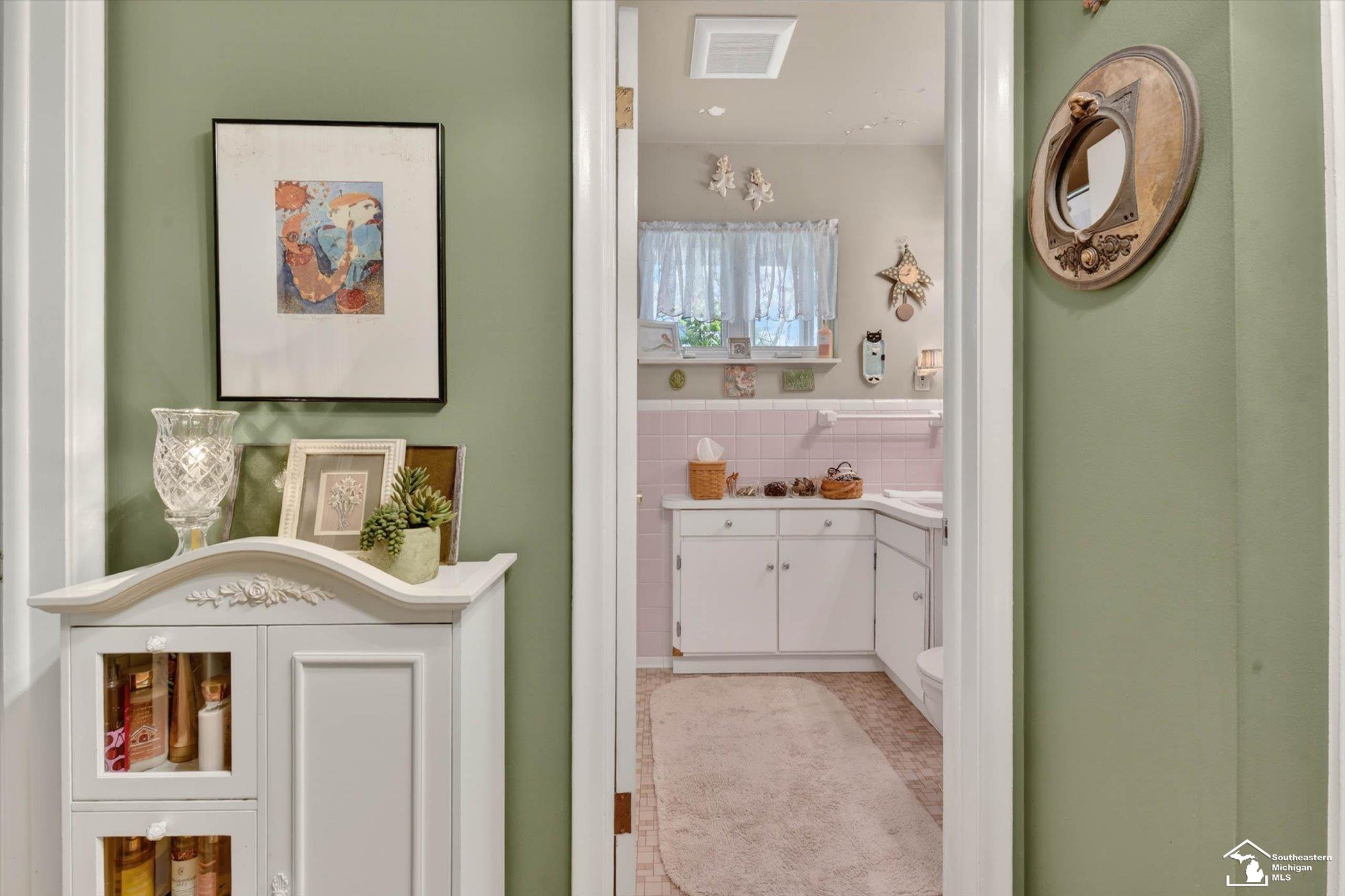 2604 Rochester Road, Unit 11 Royal Oak, MI 48073 - Photo 20 of 29