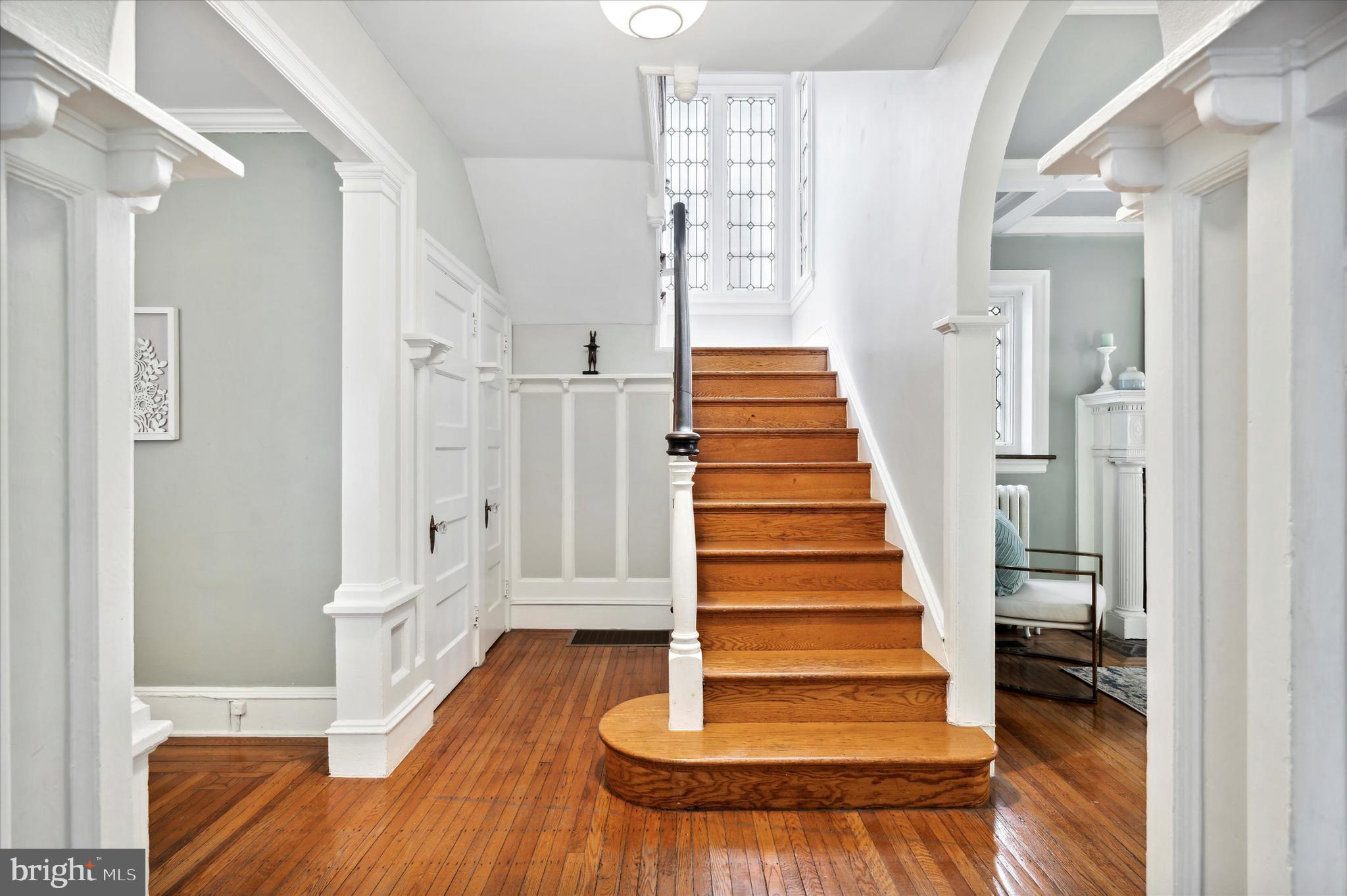 7203 Cresheim Road Philadelphia, PA 19119 - Photo 3 of 51 Foyer