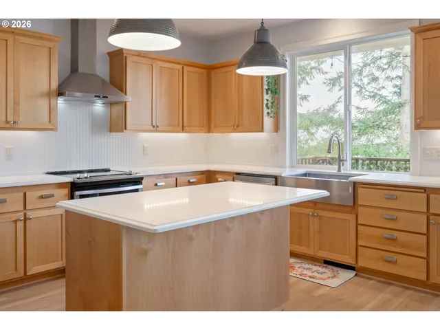 $795,000 | 3488 River Heights Drive, Springfield, OR 97477