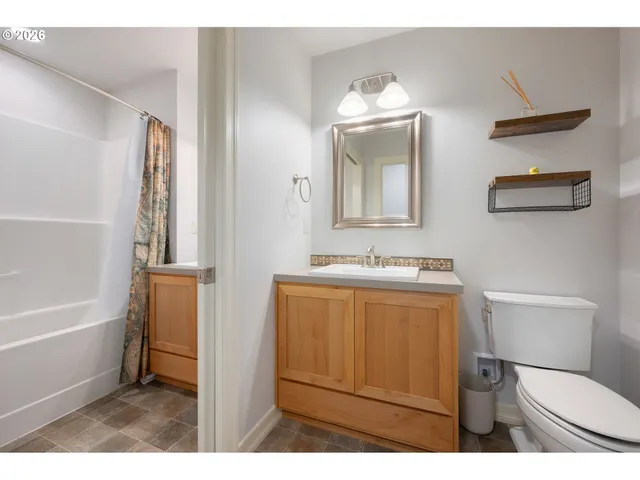 $795,000 | 3488 River Heights Drive, Springfield, OR 97477