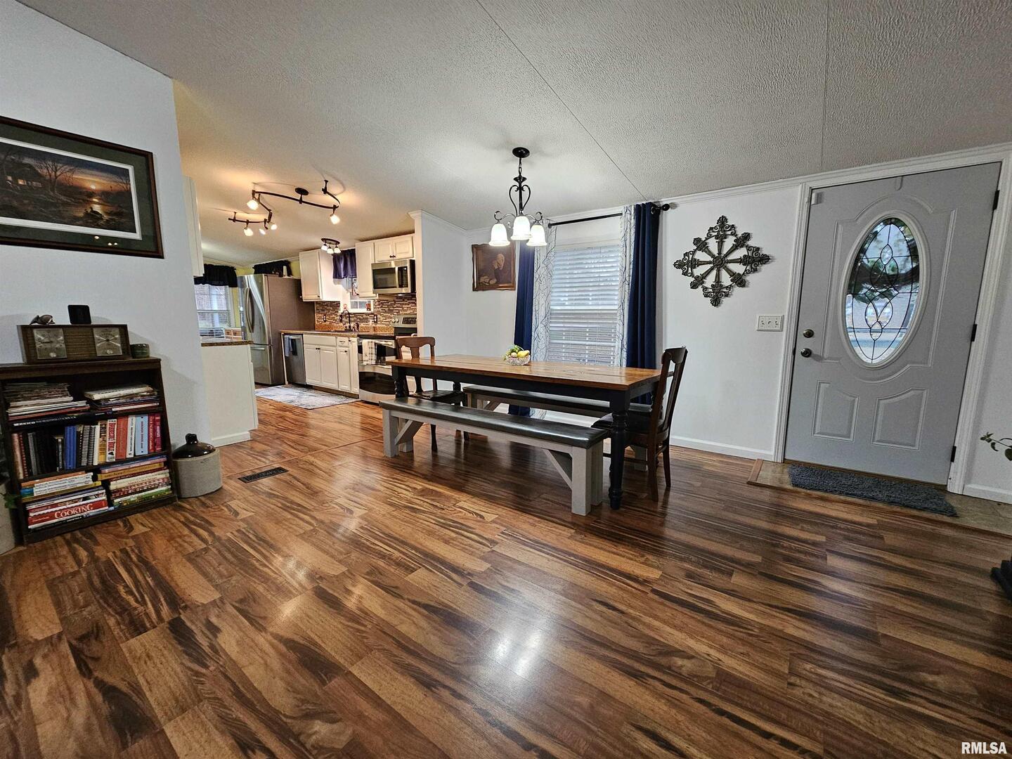 18266 East Liberty Road Opdyke, IL 62872 - Photo 19 of 34 a living room with furniture and wooden floor