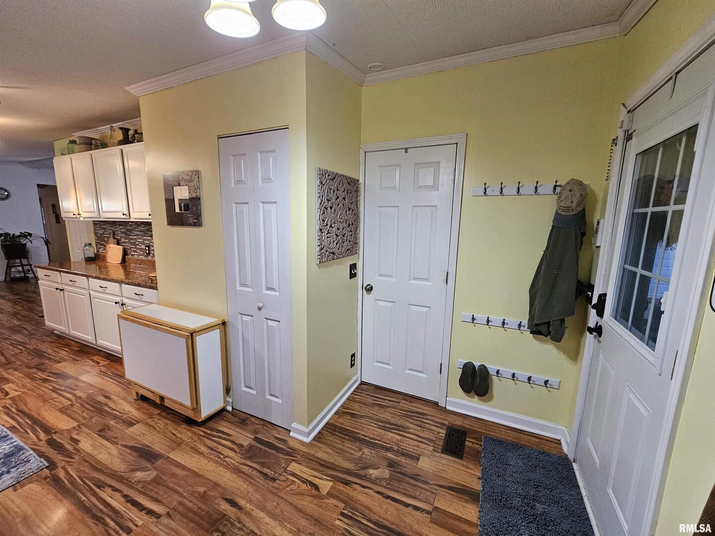 18266 East Liberty Road Opdyke, IL 62872 - Photo 24 of 34 a bathroom with a sink a toilet and shower