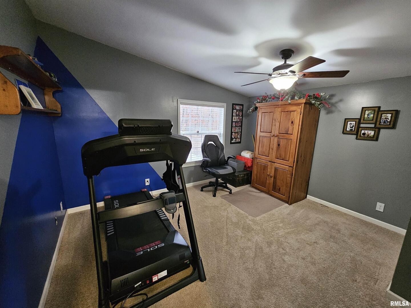 18266 East Liberty Road Opdyke, IL 62872 - Photo 34 of 34 a room with furniture and equipment