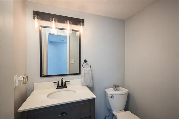 $200,000 | 5707 Northwest Sunrise Meadow Circle, Lee's Summit, MO 64064