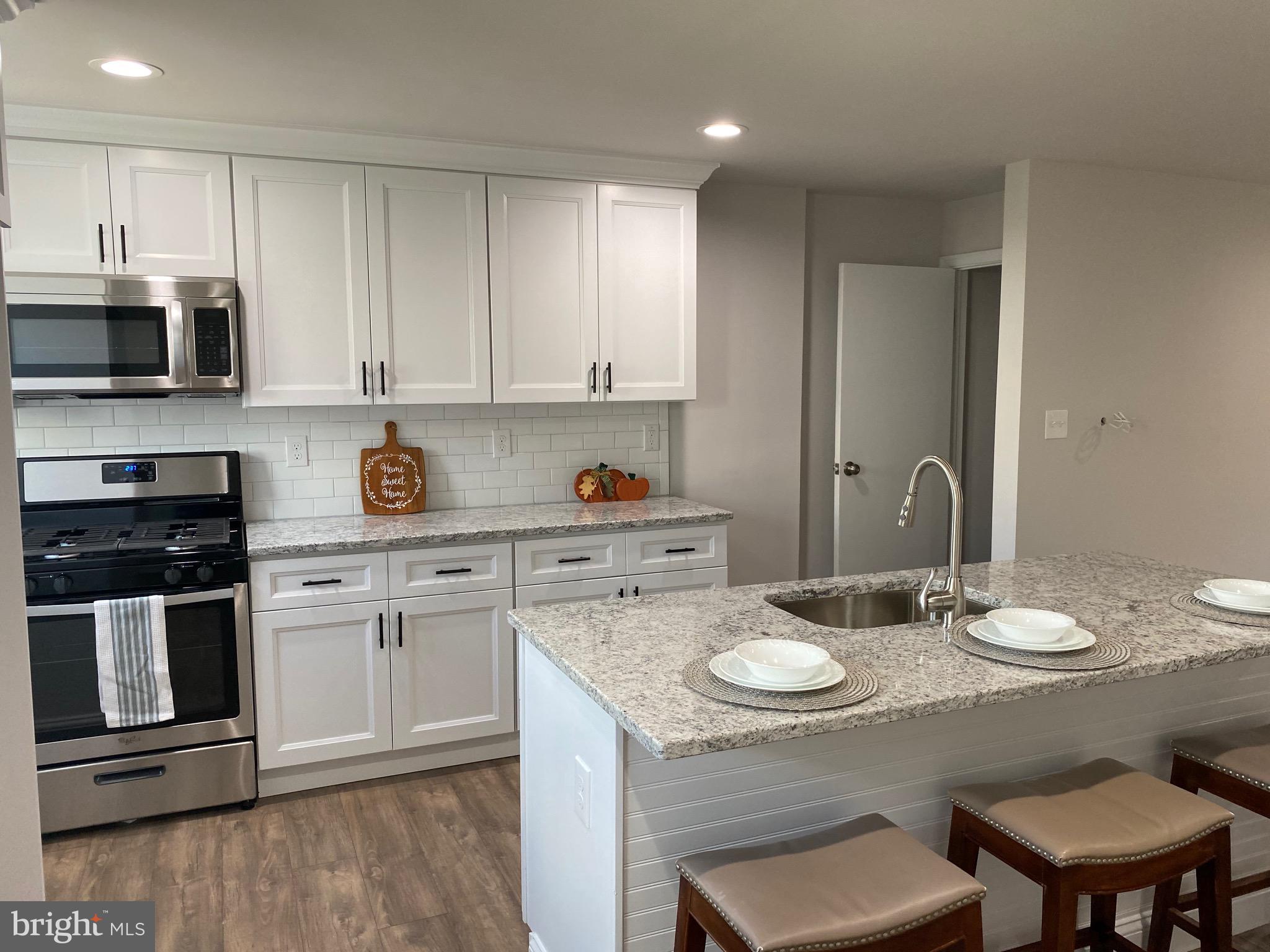 809 Grant Road Folcroft, PA 19032 - Photo 11 of 32 Kitchen