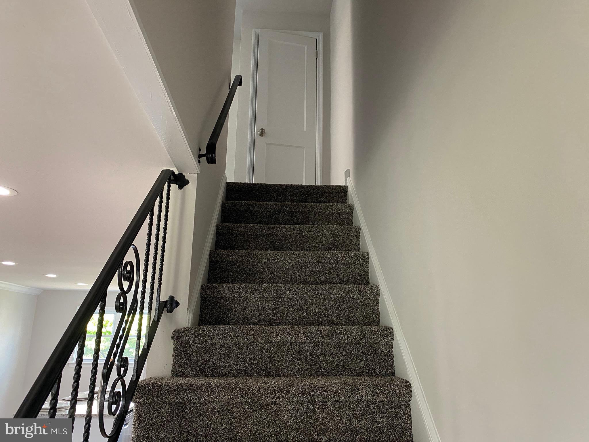 809 Grant Road Folcroft, PA 19032 - Photo 13 of 32 Staircase