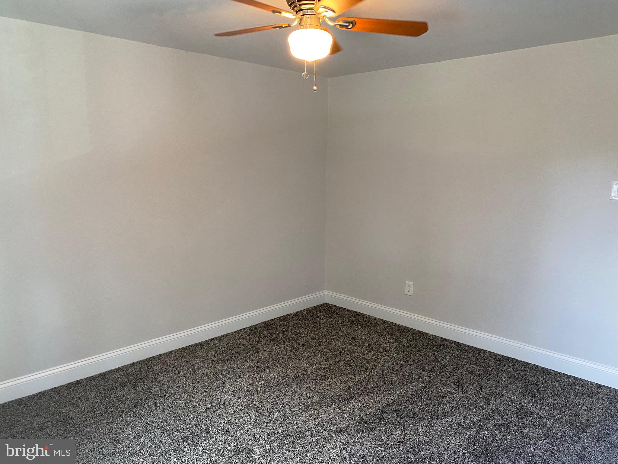 809 Grant Road Folcroft, PA 19032 - Photo 14 of 32 Master bedroom