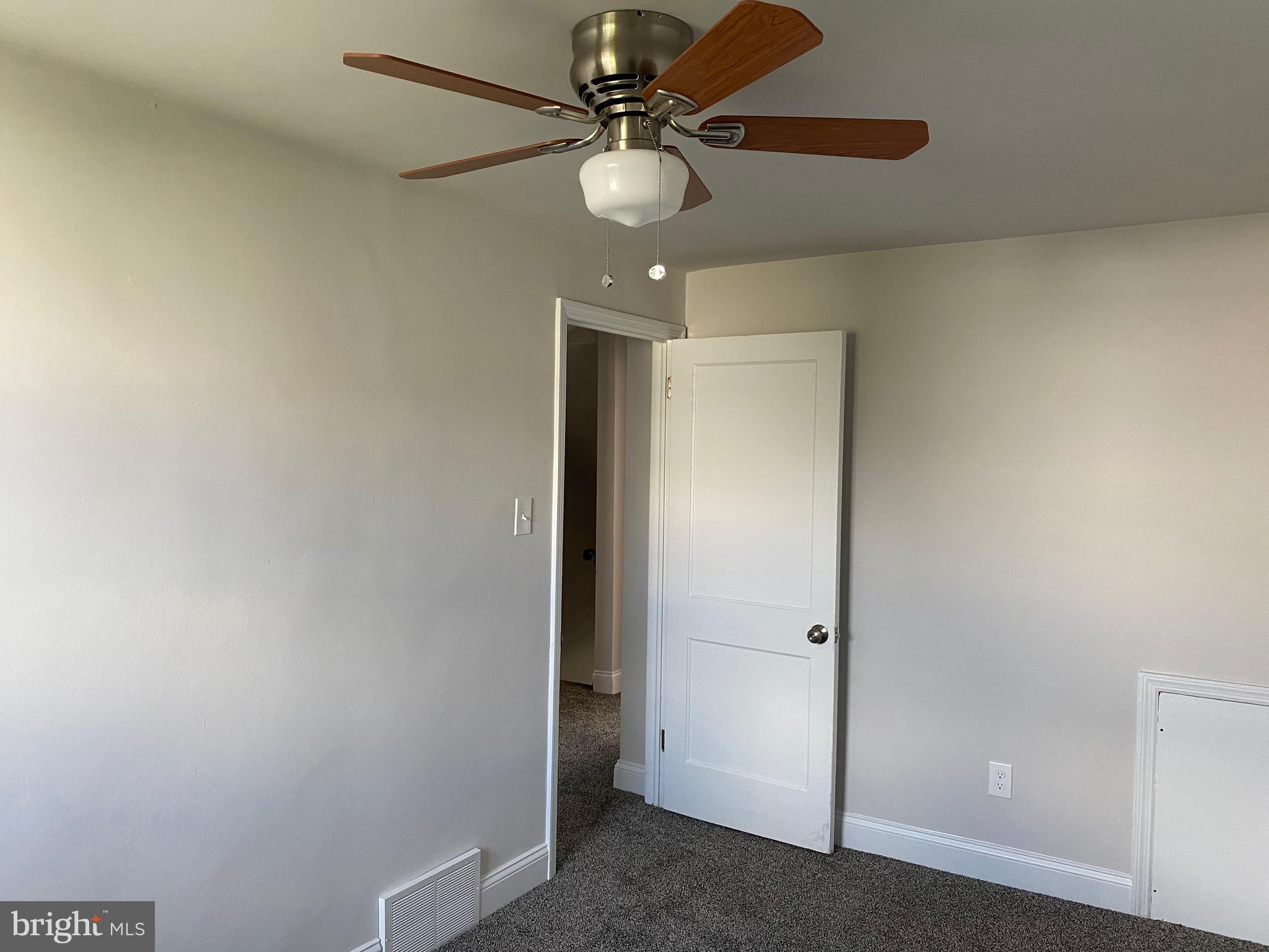 809 Grant Road Folcroft, PA 19032 - Photo 18 of 32 2nd bedroom