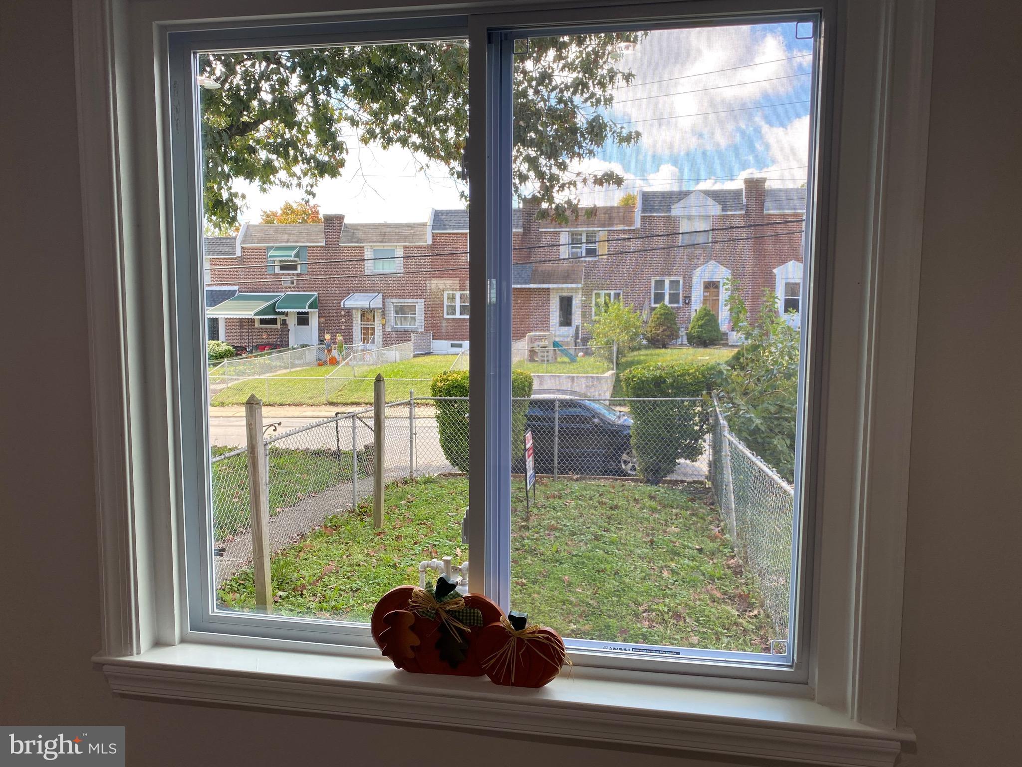 809 Grant Road Folcroft, PA 19032 - Photo 4 of 32 Living Room window view