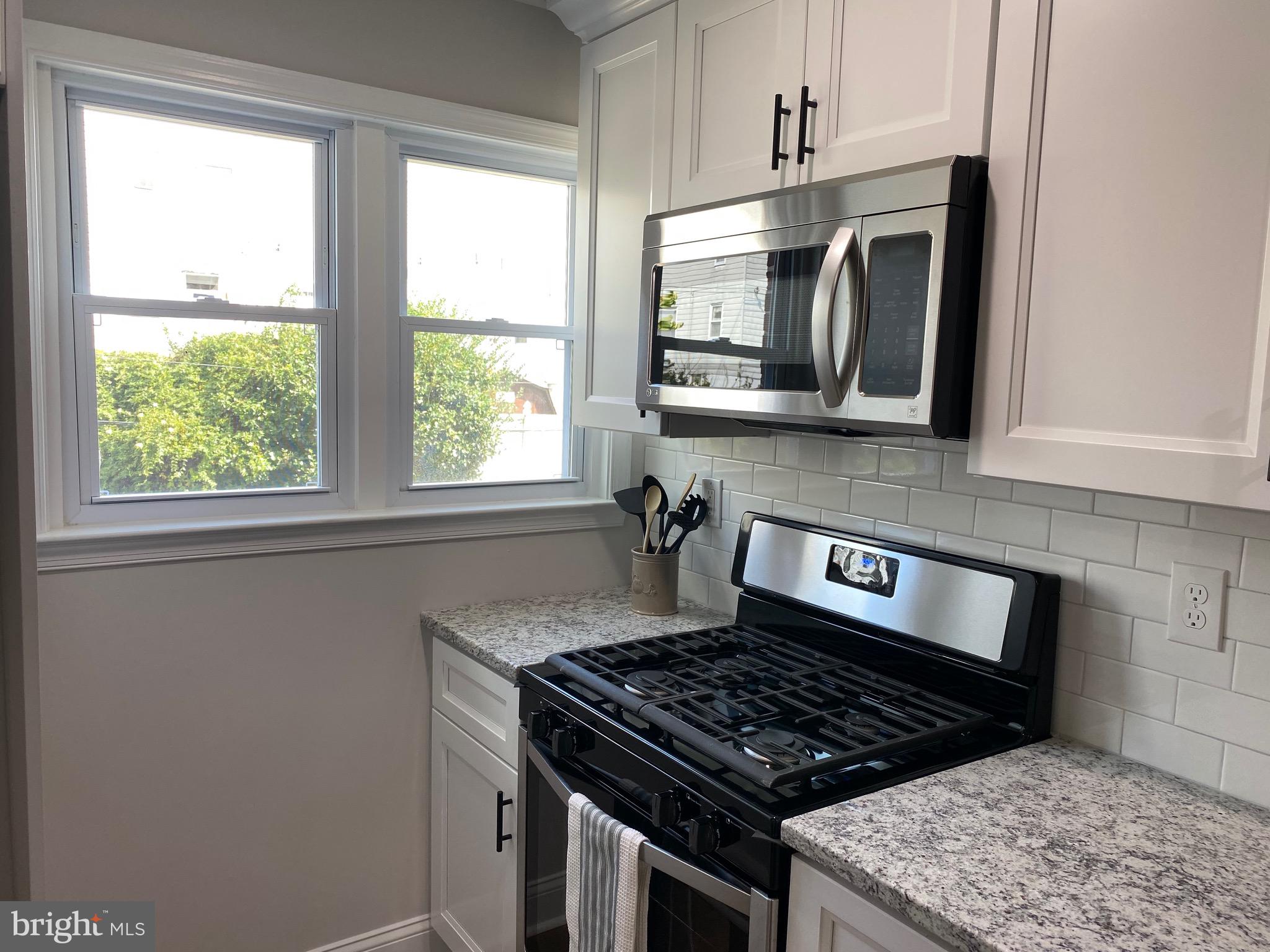 809 Grant Road Folcroft, PA 19032 - Photo 8 of 32 Kitchen