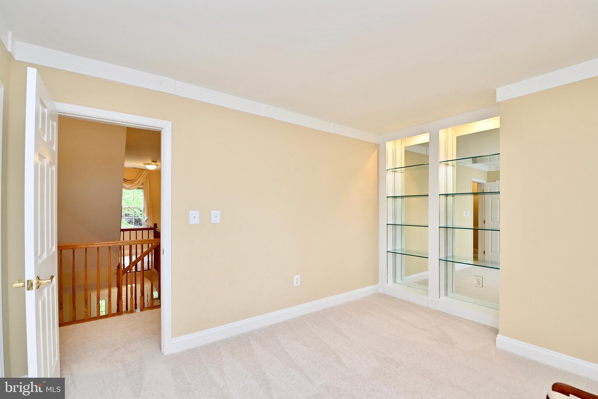 6202 Garden Road Springfield, VA 22152 - Photo 42 of 91 Bedroom 3 with mirrored shelving