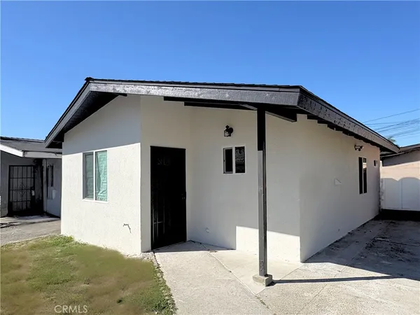 $2,350 | 1156 West Stoneridge Court, Unit D, Ontario, CA 91762