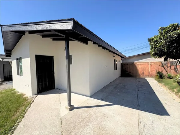 $2,350 | 1156 West Stoneridge Court, Unit D, Ontario, CA 91762