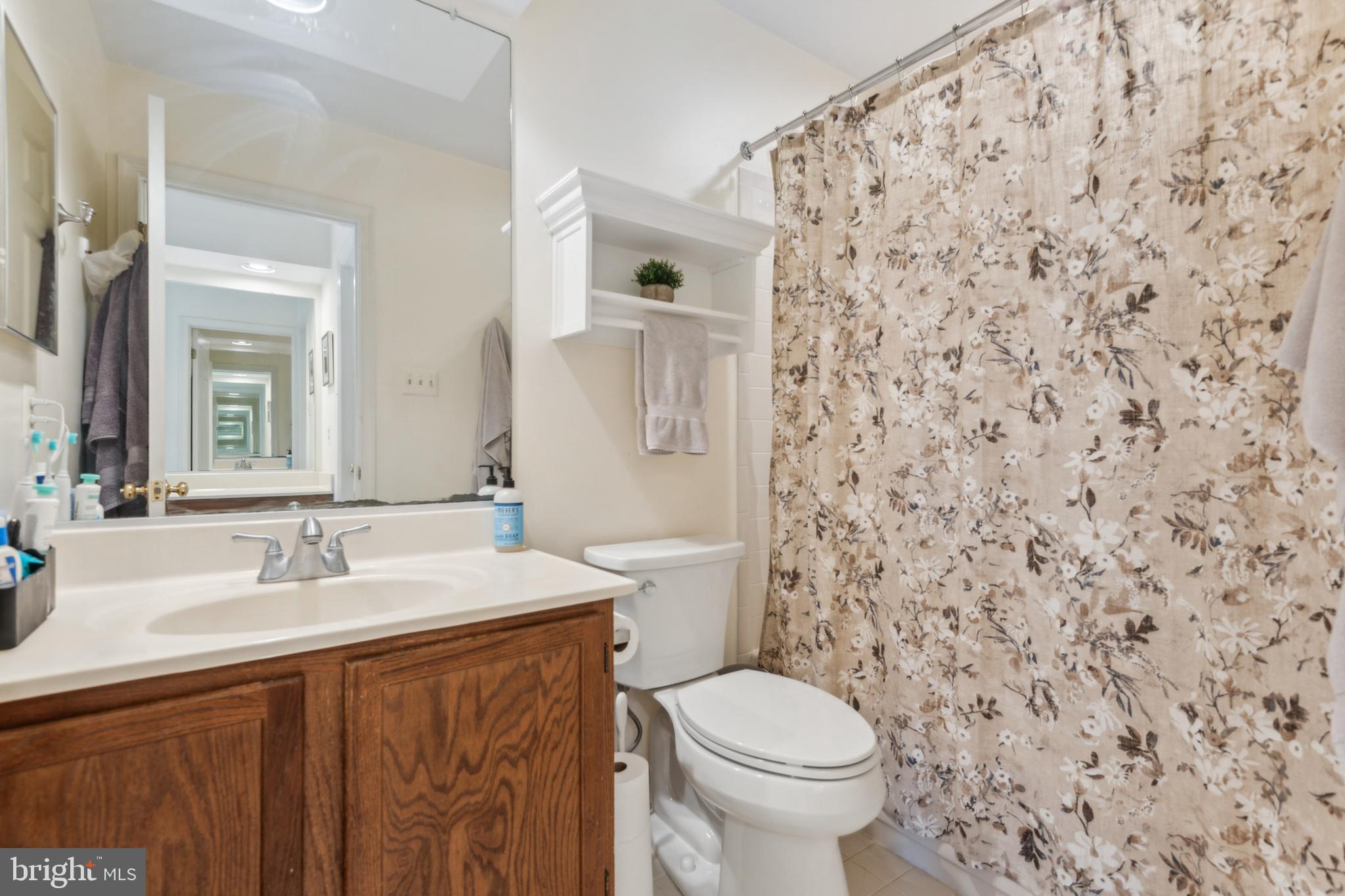 306 Saddle Ridge Road Annapolis, MD 21403 - Photo 27 of 44 a bathroom with a sink and a toilet