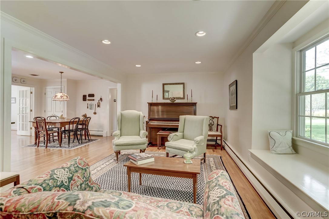 1607 Genito Road Crozier, VA 23039 - Photo 4 of 49 a living room with furniture