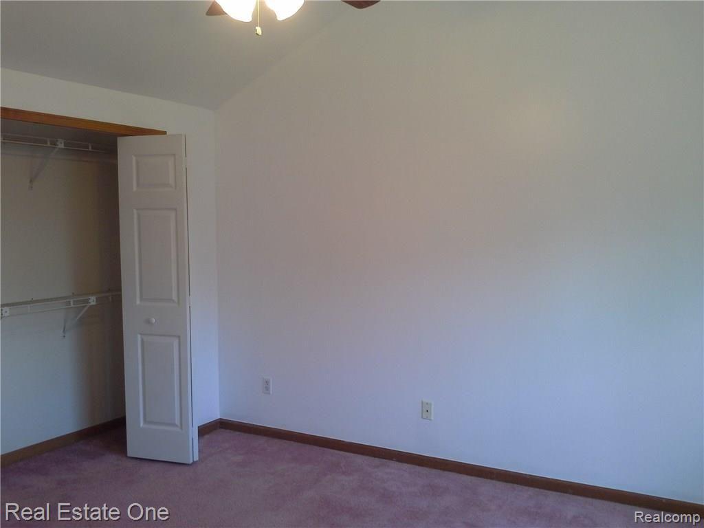 2577 South Commerce Road, Unit 11 Wolverine Lake, MI 48390 - Photo 23 of 57