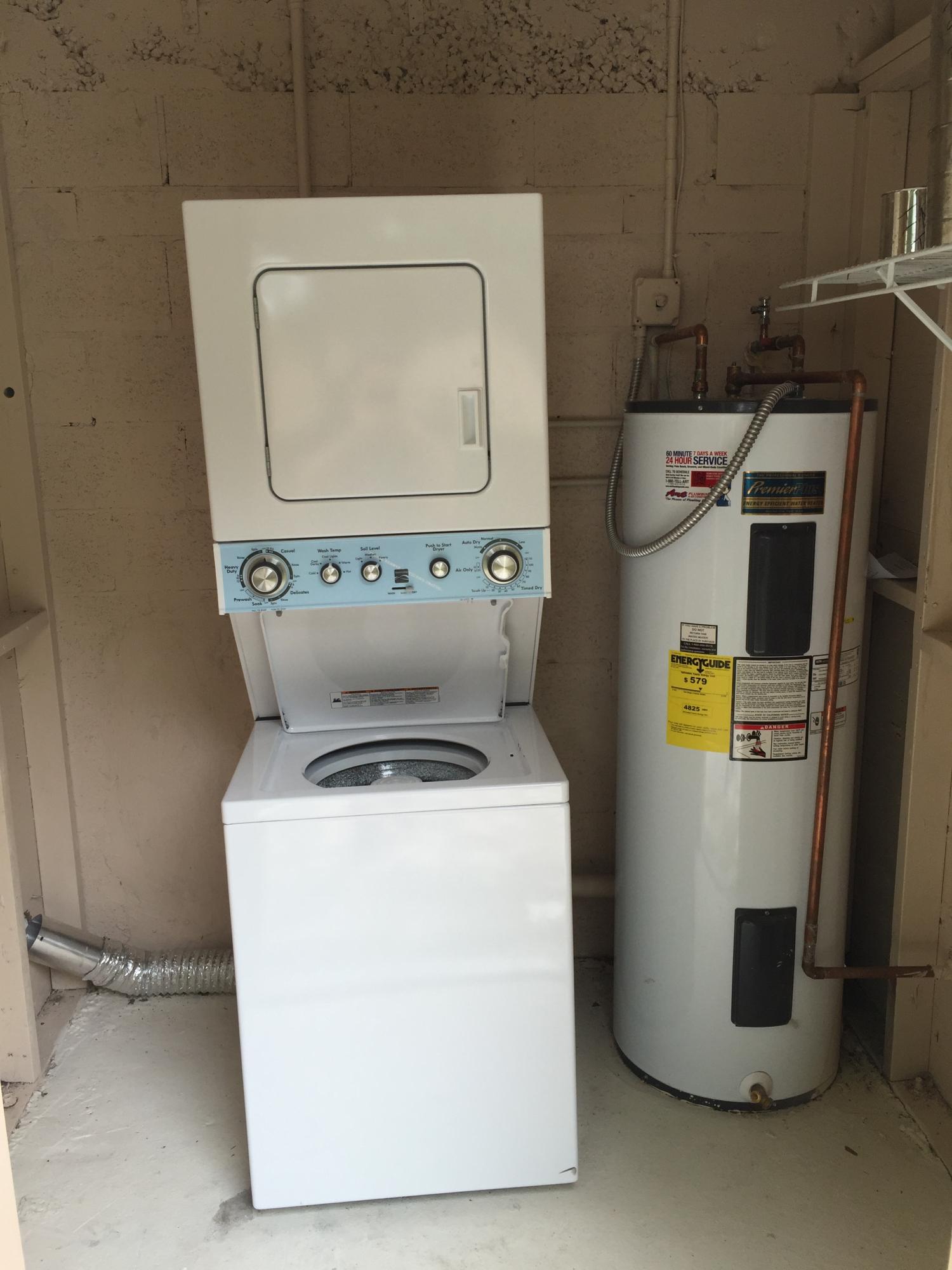 808 Southwest 10th Avenue Delray Beach, FL 33444 - Photo 9 of 10 Laundry