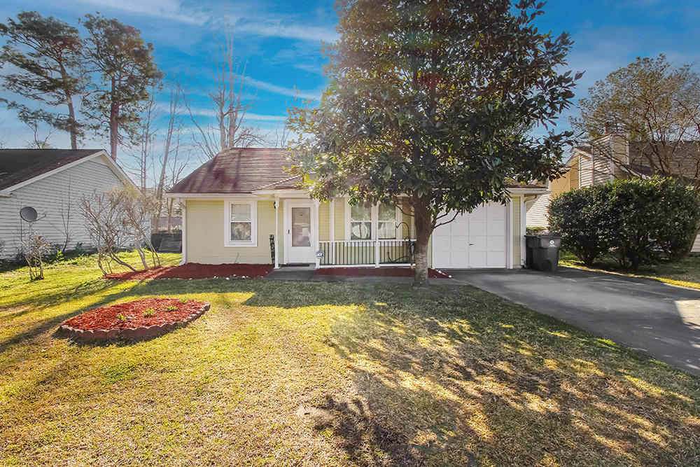 112 Manchester Road Summerville, SC 29486 - Photo 1 of 17 Background 2