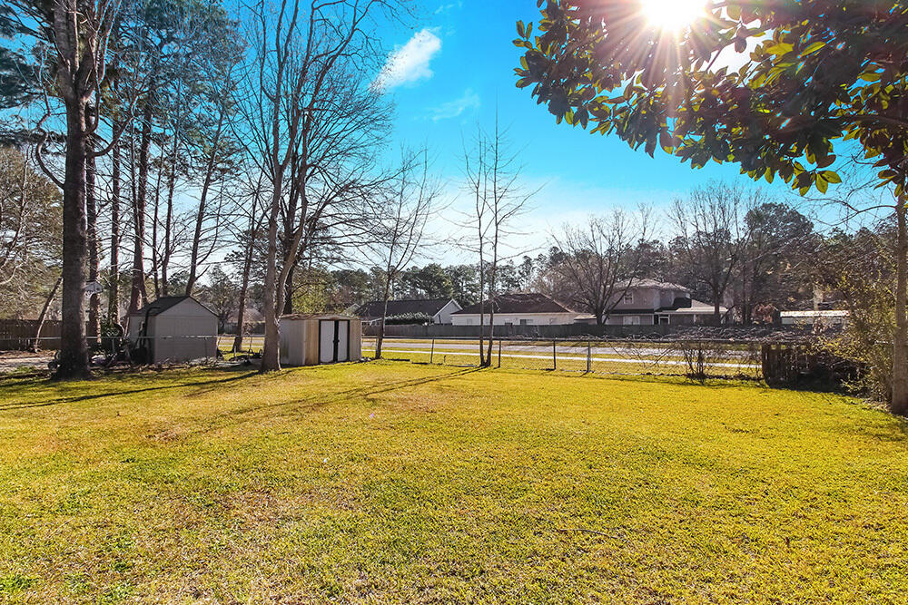 112 Manchester Road Summerville, SC 29486 - Photo 15 of 17 Background 15