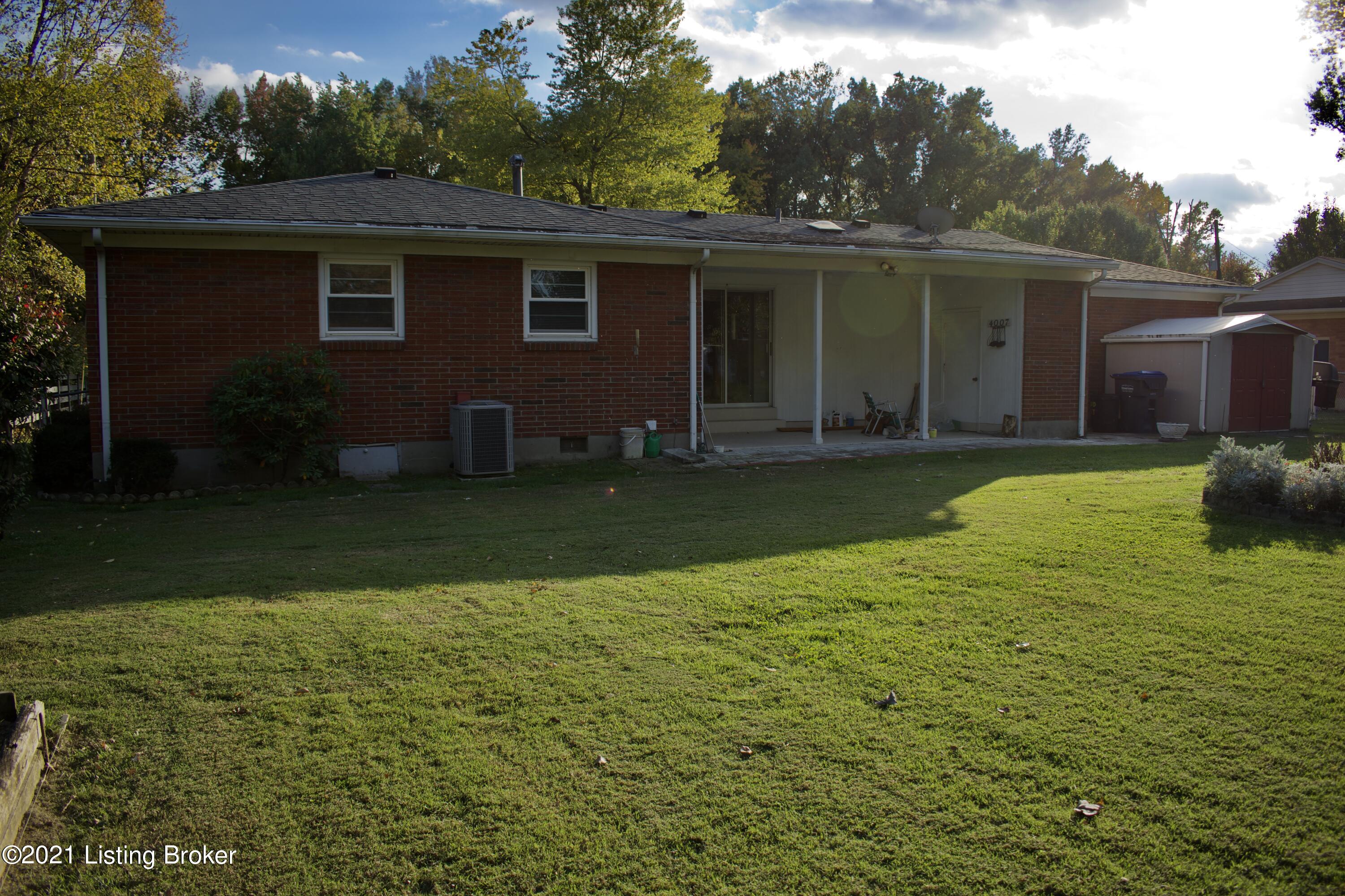 4007 Fern Valley Road Louisville, KY 40219 - Photo 34 of 39 outside back