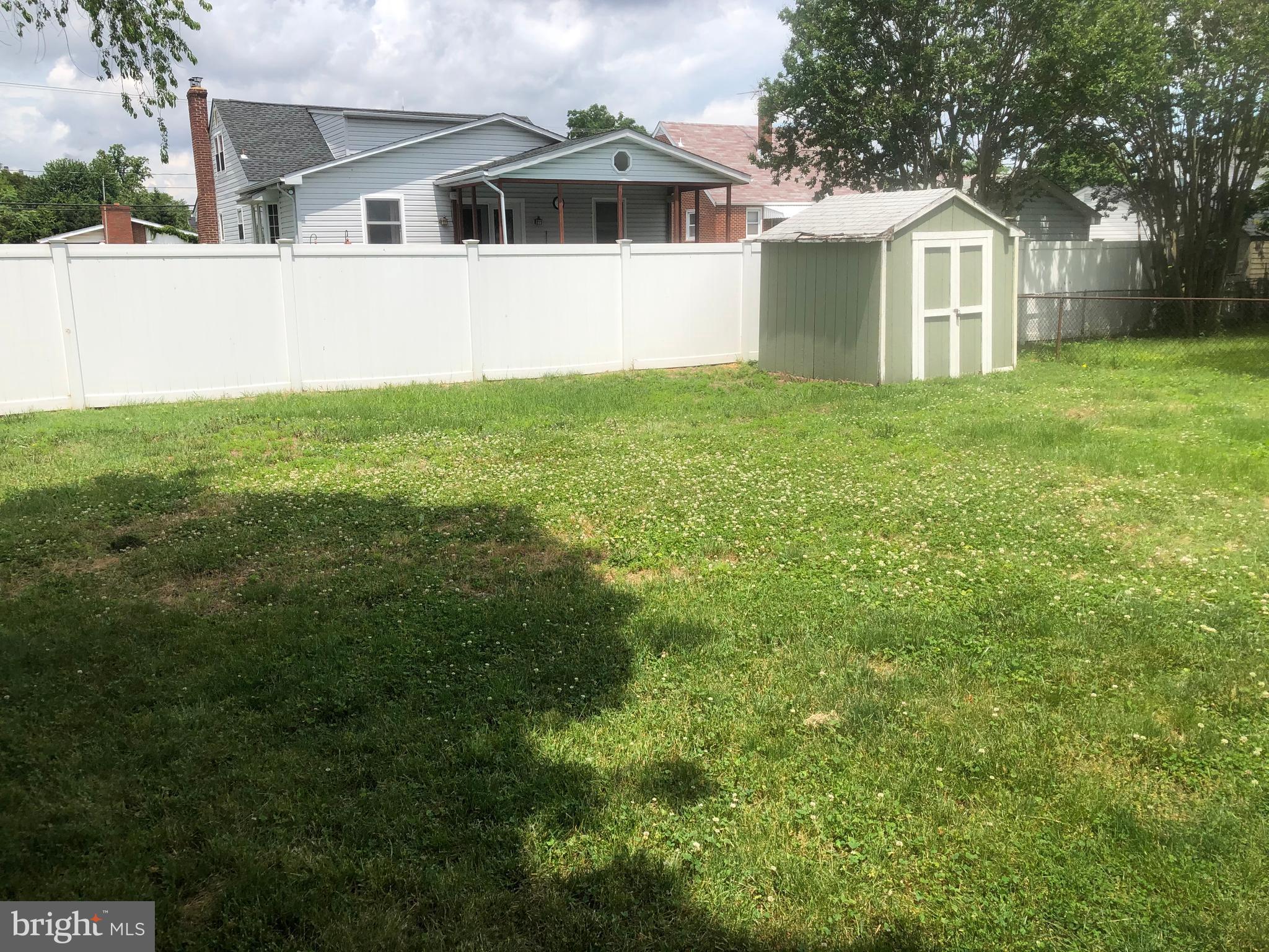 158 Meadow Road Pasadena, MD 21122 - Photo 2 of 4 BACKYARD