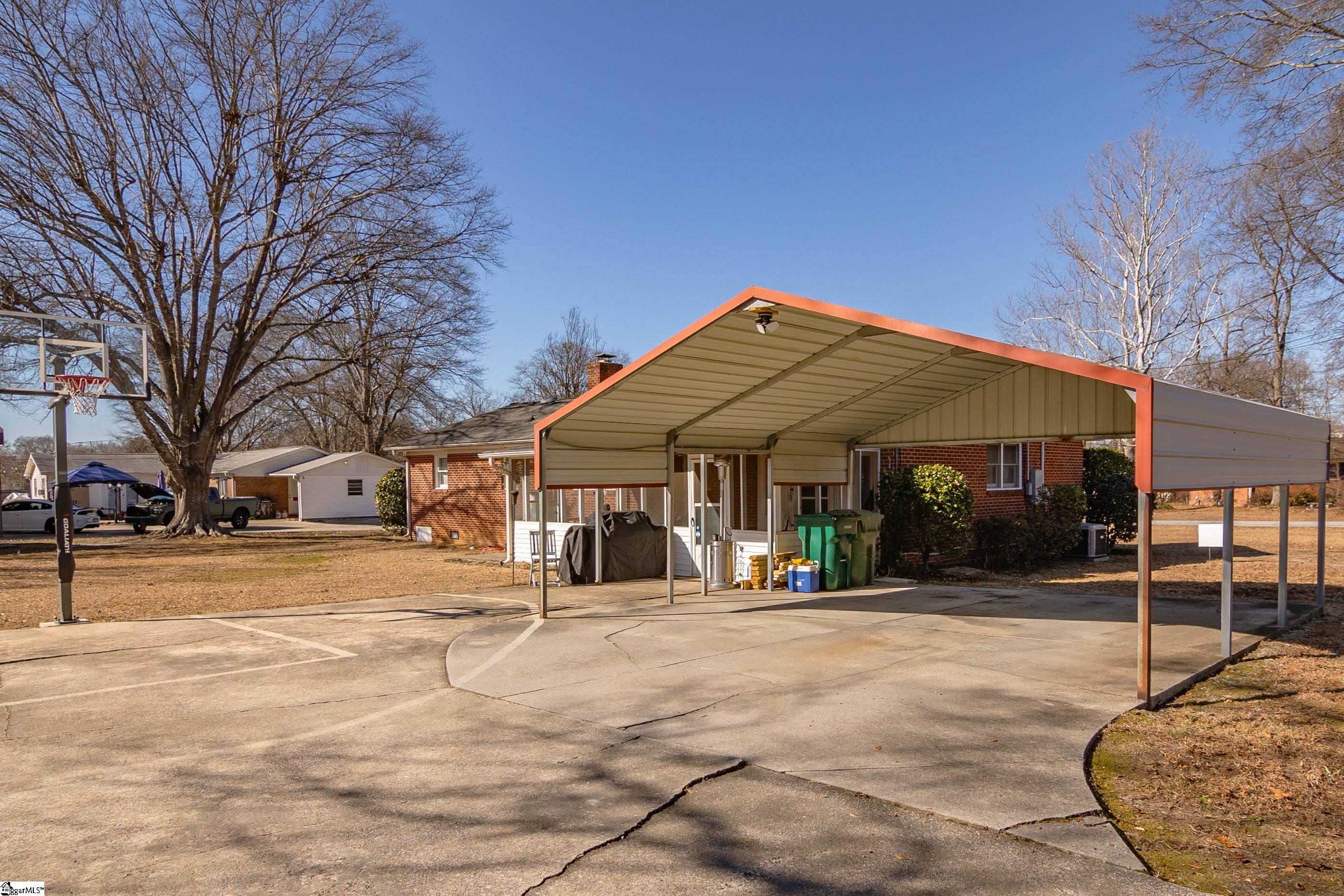 414 Mapleton Drive Greenville, SC 29607 - Photo 13 of 32