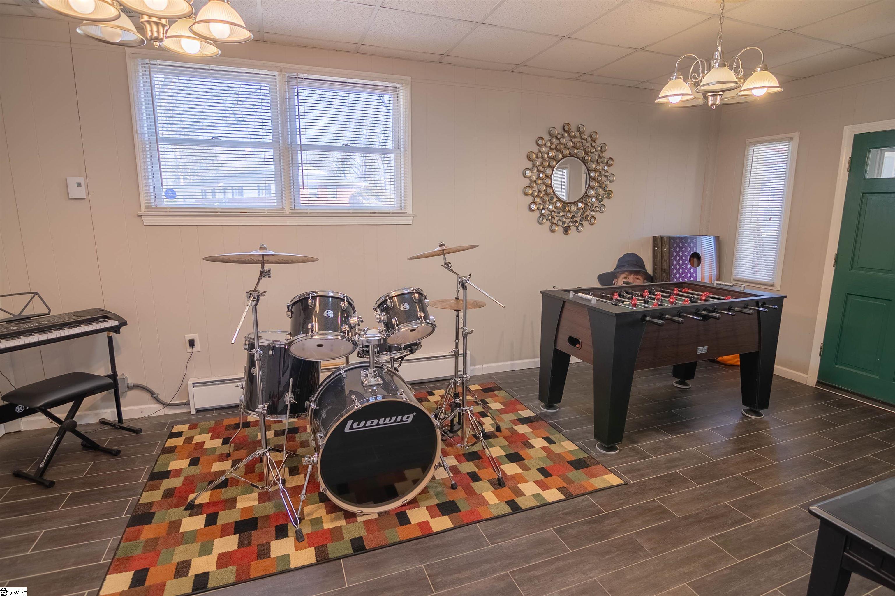 414 Mapleton Drive Greenville, SC 29607 - Photo 5 of 32